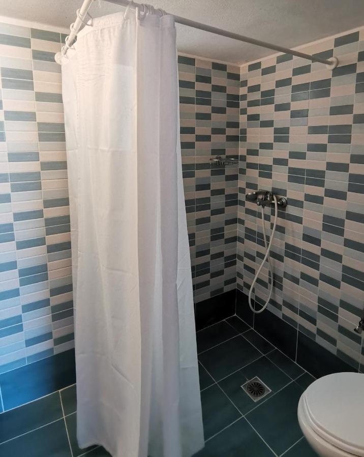 Hotel Eleftheria Парікія Екстер'єр фото