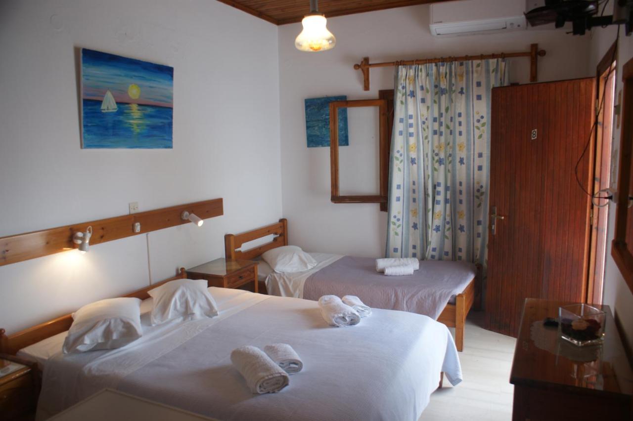 Hotel Eleftheria Парікія Екстер'єр фото