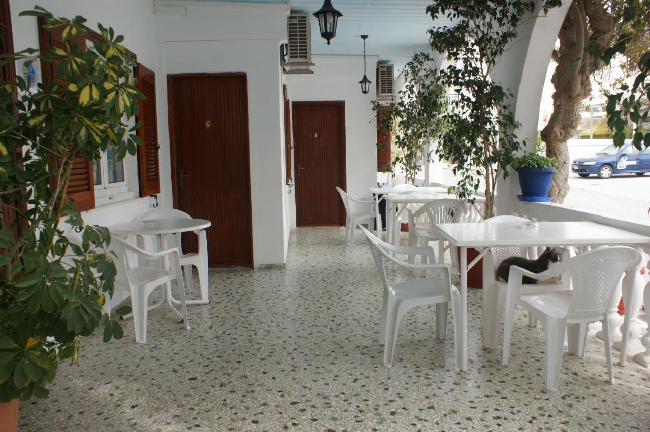 Hotel Eleftheria Парікія Екстер'єр фото