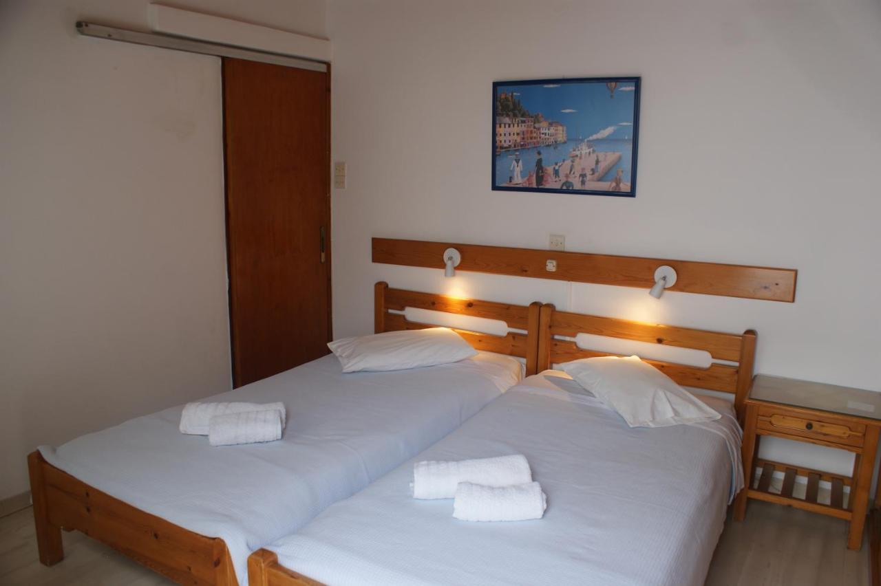 Hotel Eleftheria Парікія Екстер'єр фото