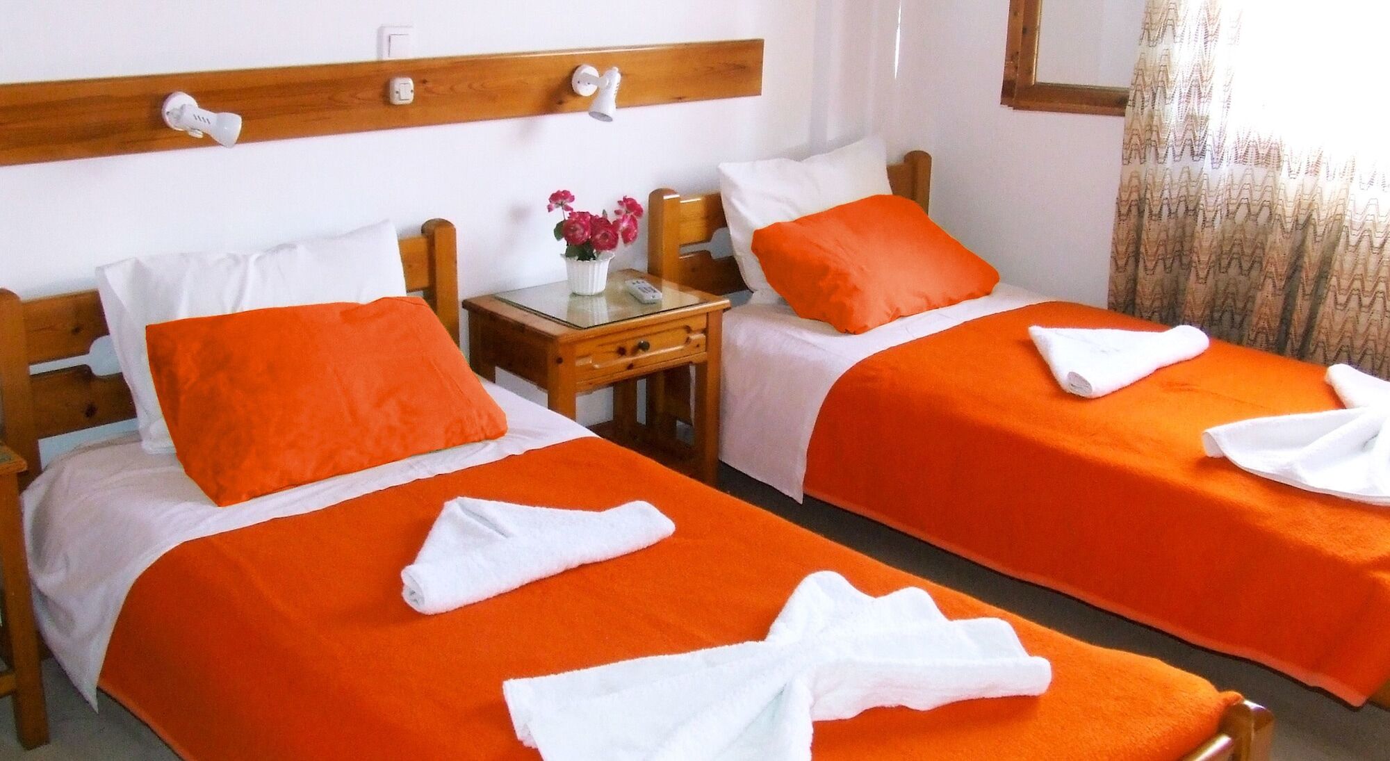 Hotel Eleftheria Парікія Екстер'єр фото